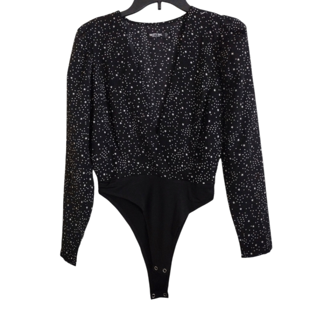 Nasty Gal Collection black white star print power shoulder bodysuit size 2
